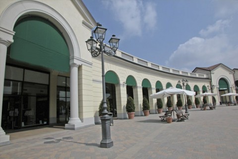 Geschäft Serravalle Italy Geschäft Serravalle Italy